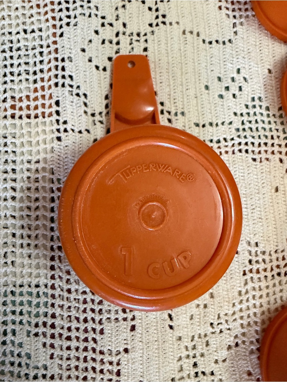 Tupperware Measuring Cups - Picture 5 of 6